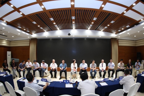 中国智能高铁标准体系建设专题论坛召开